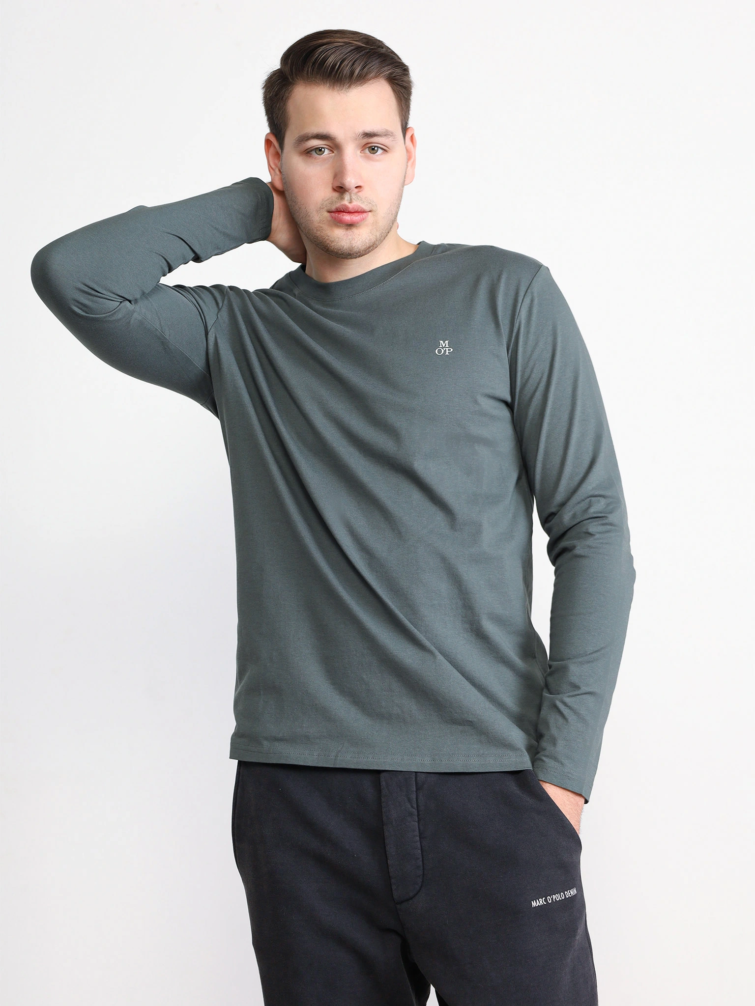 Футболка зеленого цвета из хлопка с длинным рукавом